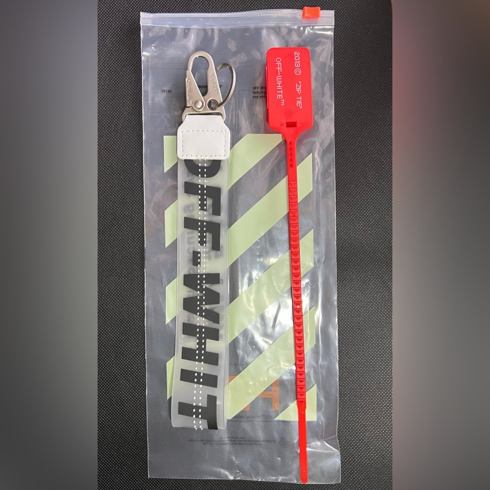 Off-white Lanyard Keychain with industrial clasp (Black&white)